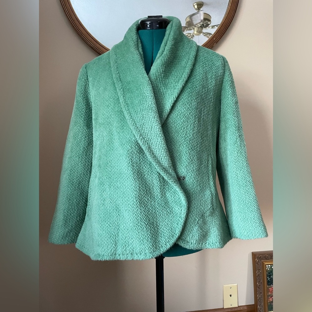 Fabiane De Coupe Kelly green soft textured jacket in women’s medium